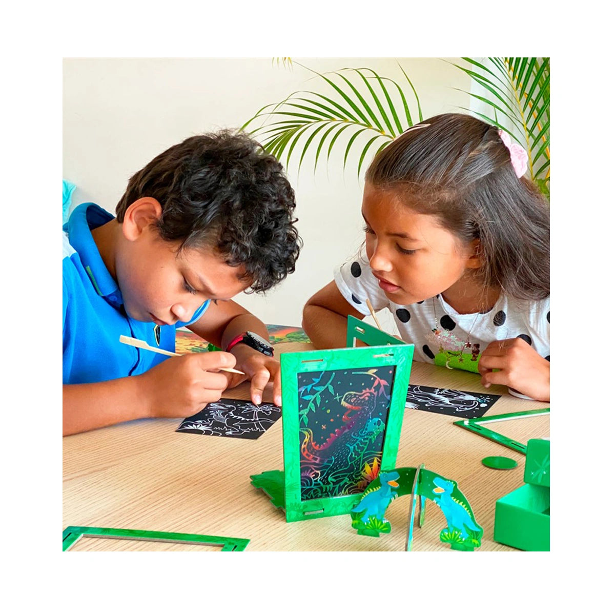 Set Crea un Farol Box Candiy Dinos